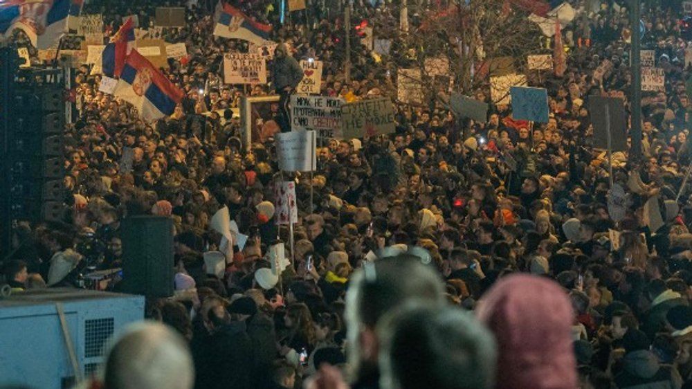 Wut auf die Regierung: Demonstranten besetzen Brücken in Novi Sad