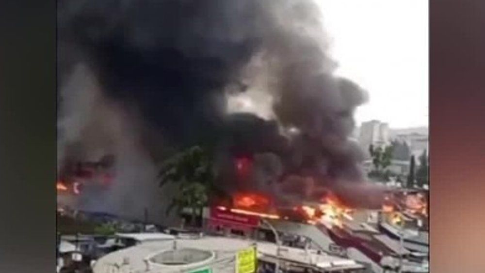Video: Riesige Flammen: Mehrere Lagerhäuser in Tiflis verbrannt