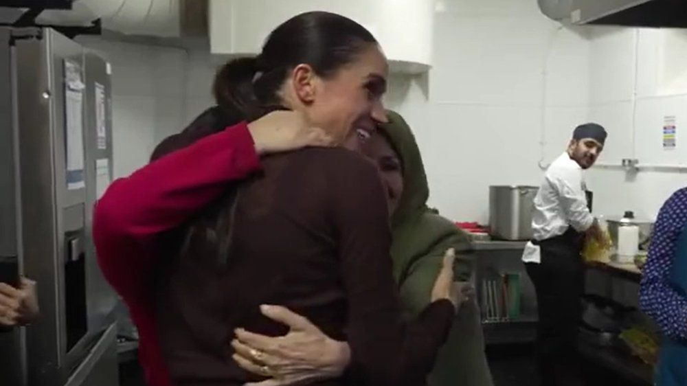 Visite à Nottingham : Réunion chaleureuse pour la duchesse Meghan