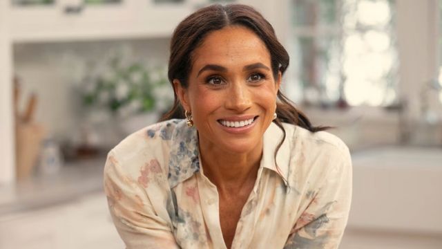 Meghan teilt süßes Foto mit Lilibet – und die hat Papas Haarfarbe