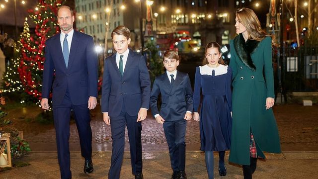 Video: George, Charlotte & Louis im Partner-Look beim Weihnachtskonzert
