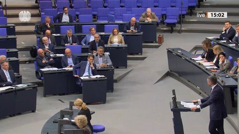 «Putin treu ergeben» - Angriffe auf AfD in Russland-Debatte
