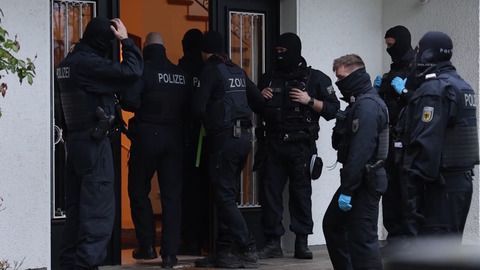 Großrazzia in acht Bundesländern gegen Schleuser - zehn Haftbefehle vollstreckt