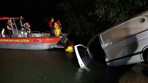 Kurioser Unfall: Erstes Date endet mit Auto im Main