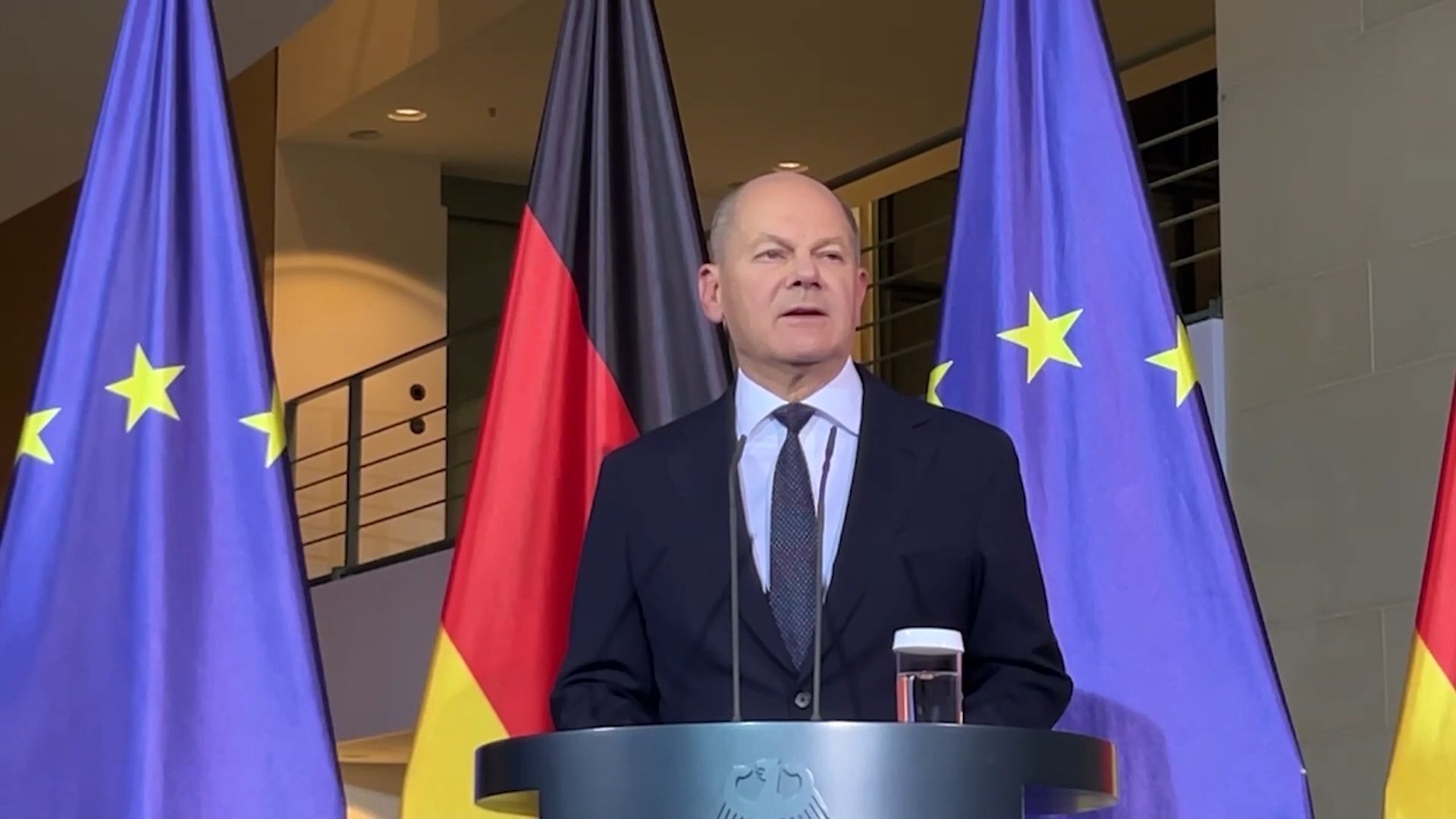 Video: Ende der Kanzlerschaft: Olaf Scholz will auf die Hinterbank wechseln