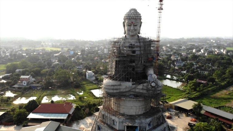 Vietnam errichtet riesige Buddha-Statue - neue Touristenattraktion!