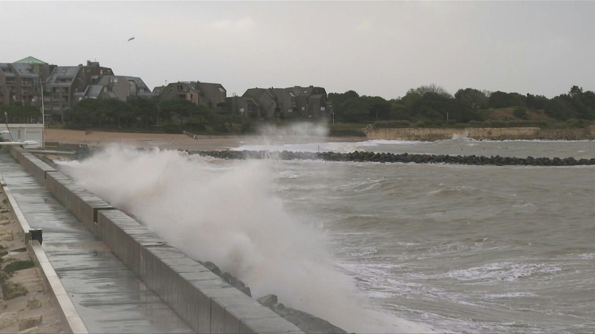 Storm Ciaran: wind and heavy swell in La Rochelle