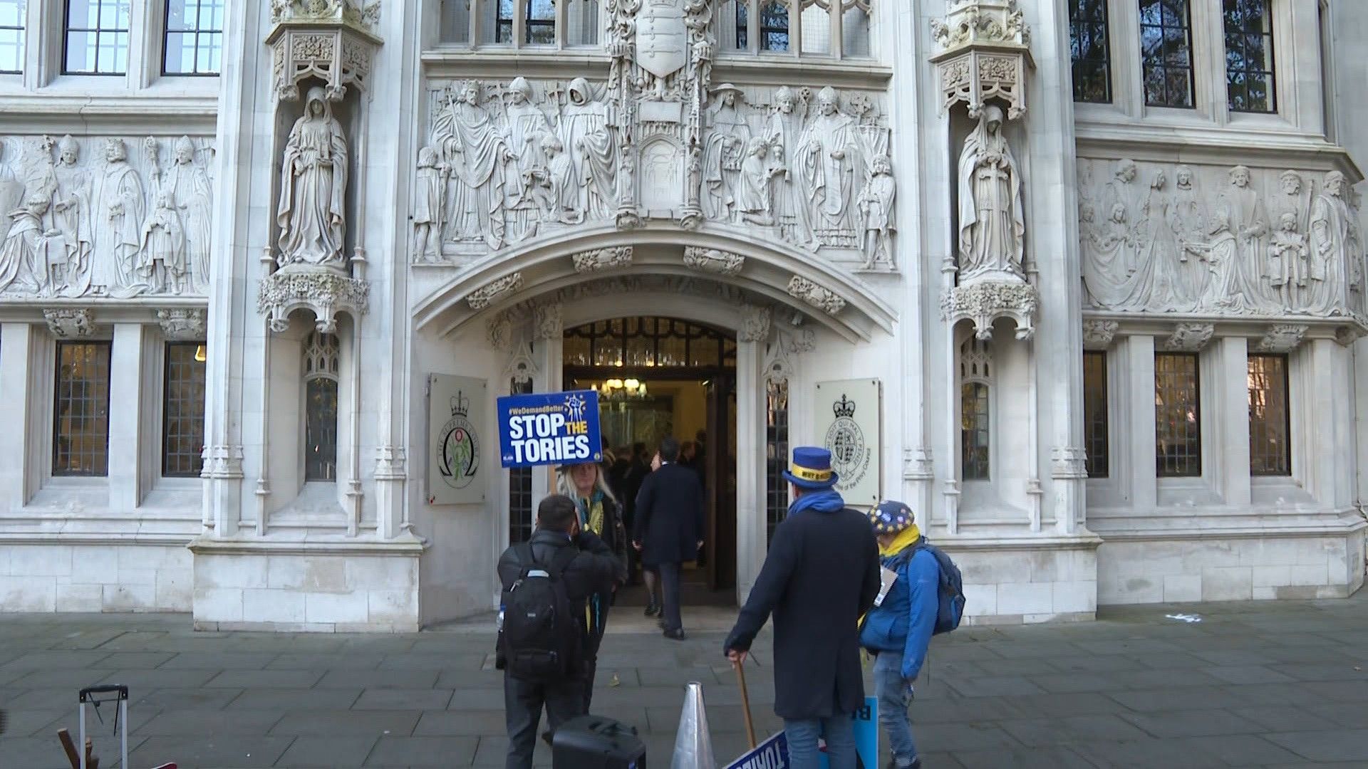 Scene outside UK Supreme Court ahead of Rwanda asylum decision