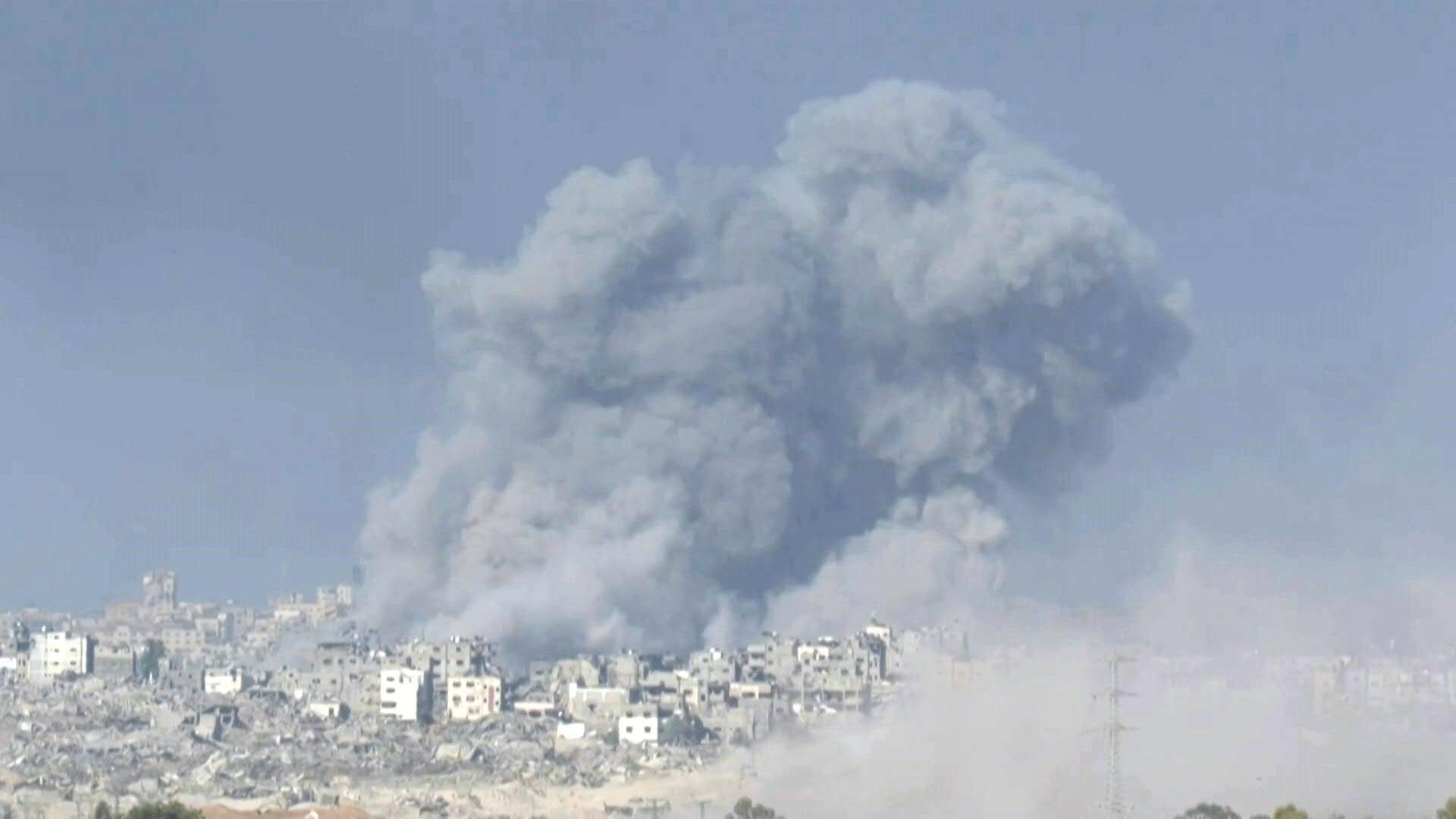 Smoke billows from central Gaza as Israel strikes after Hamas hostage threat