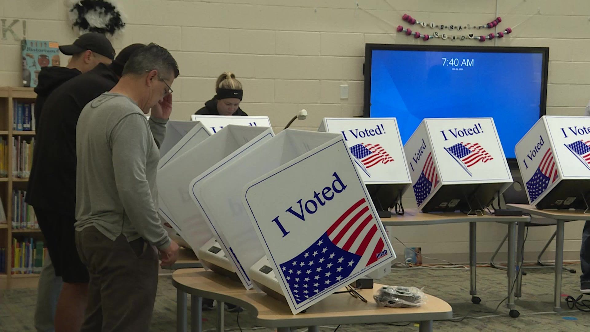Voters cast their ballots in South Carolina's Republican primary