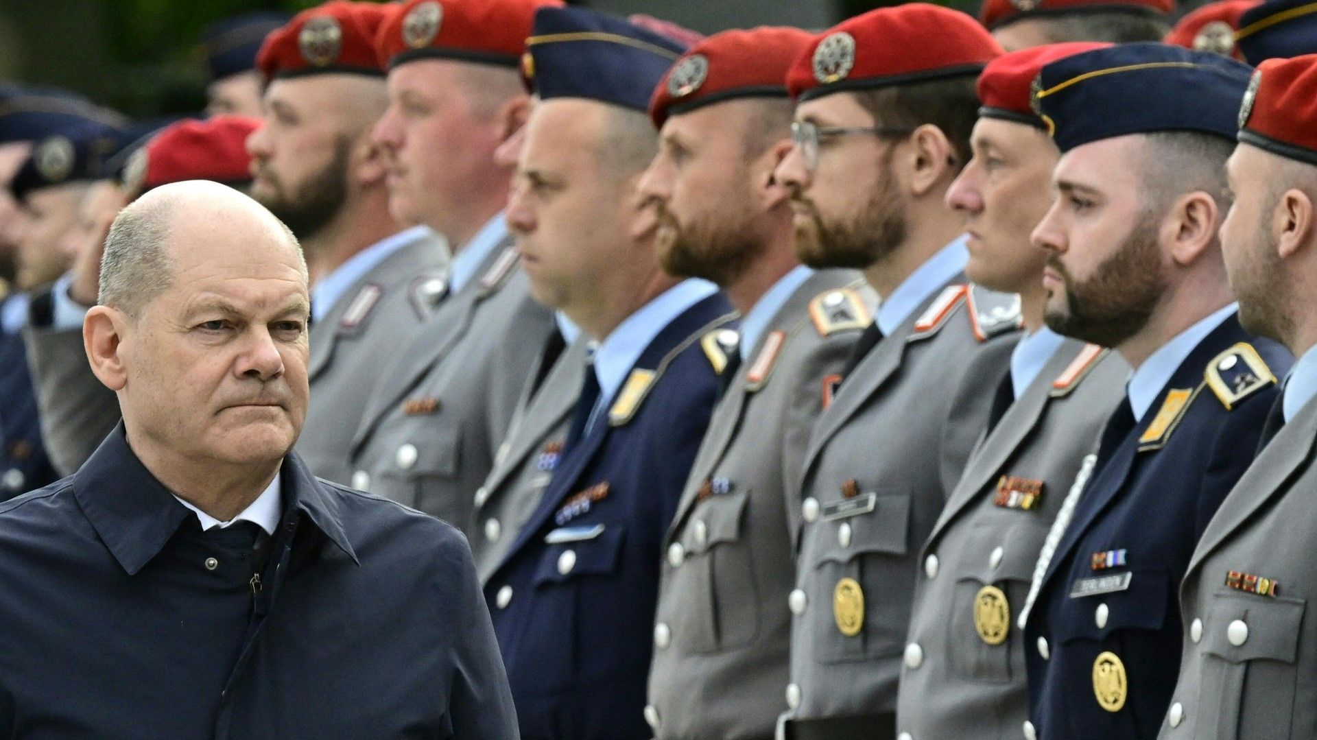 Scholz ehrt an Mali-Einsatz Beteiligte