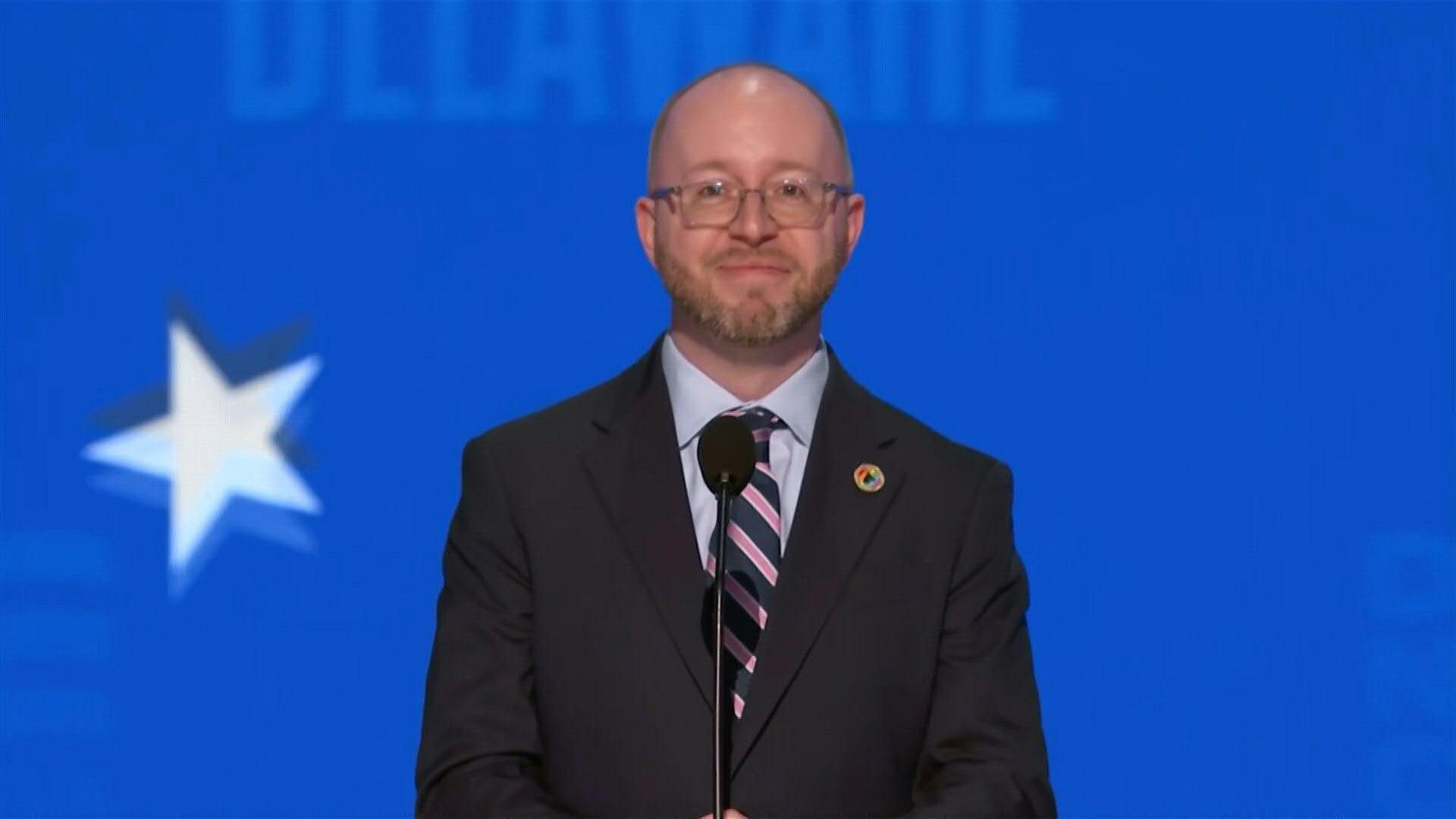 Kamala Harris confirmed as Democratic presidential nominee after ceremonial roll call - Video