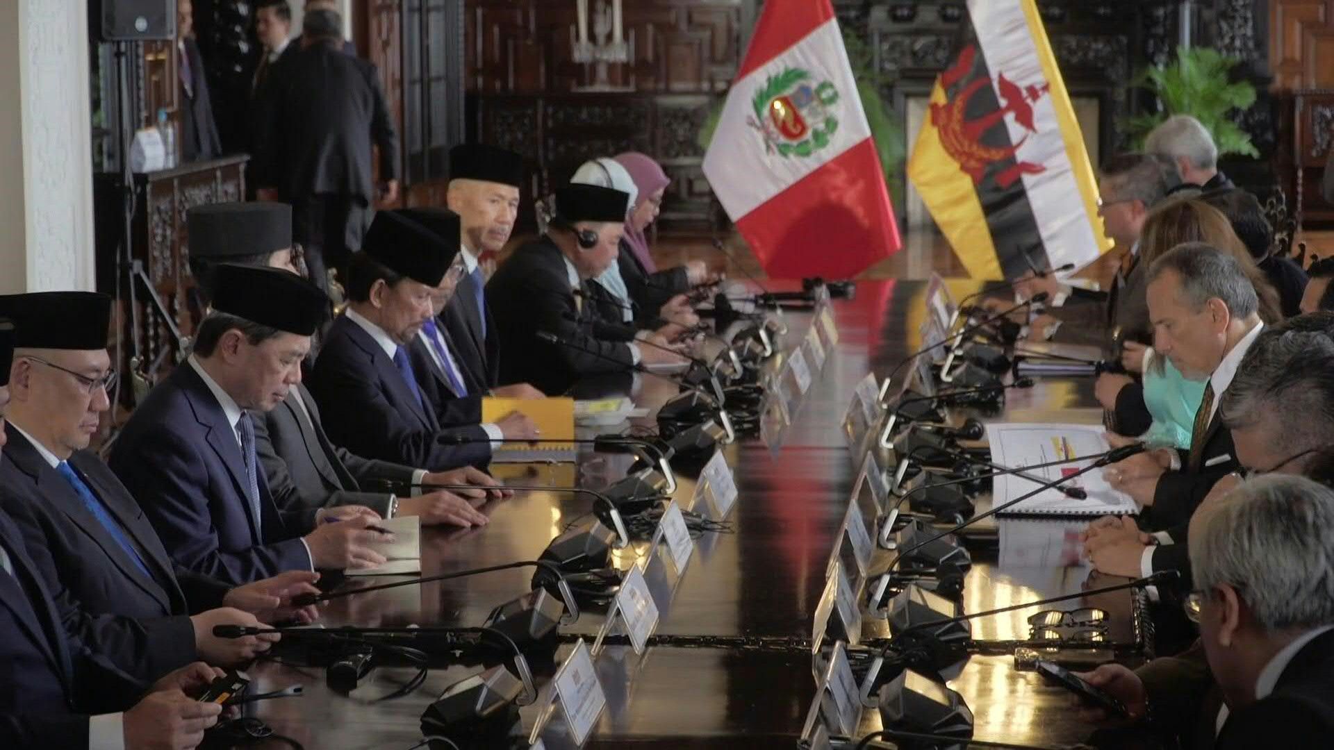 Peru's Dina Boluarte, Sultan of Brunei hold bilateral meeting in Lima