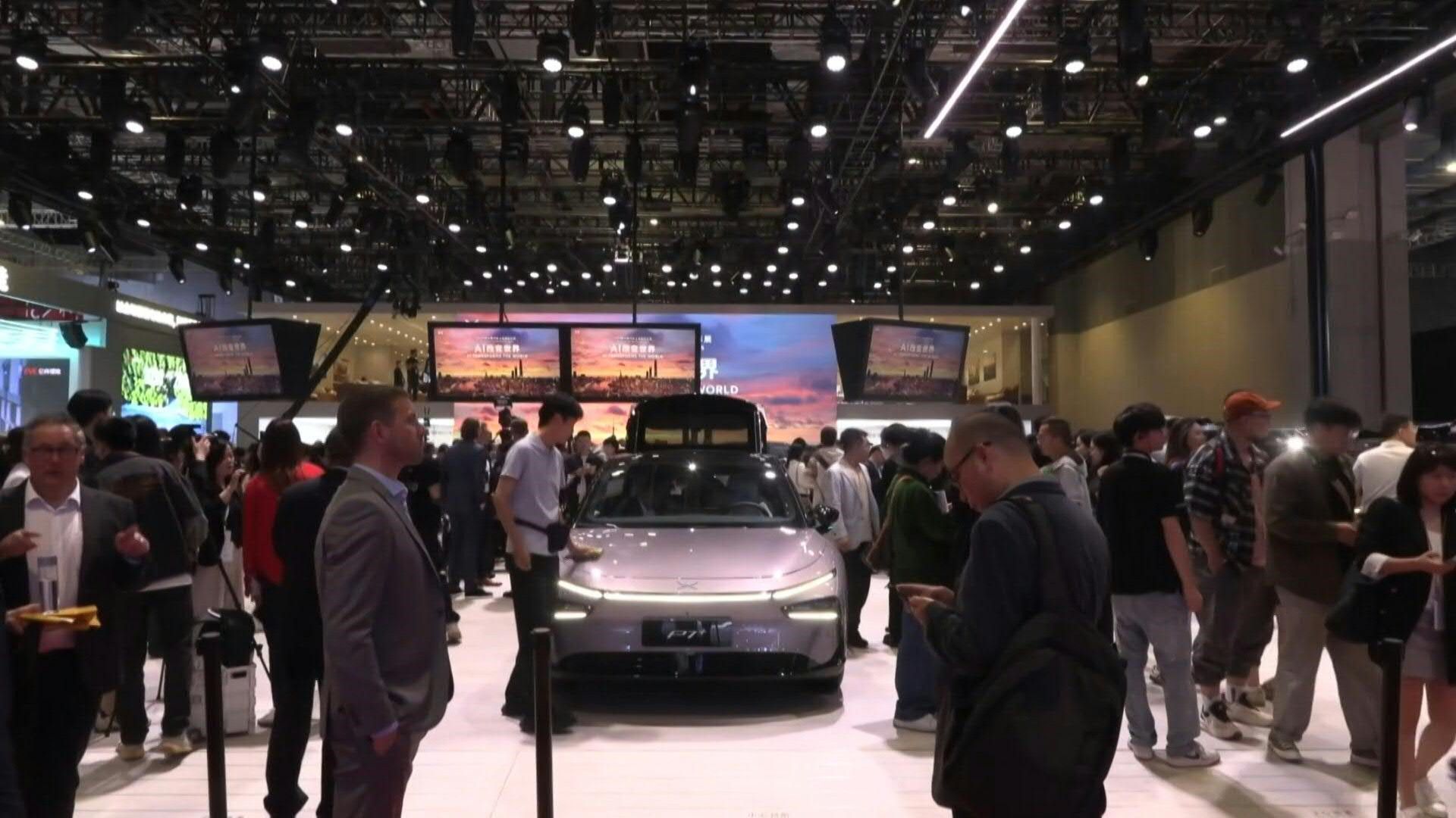 Video: Shanghai: World's biggest auto show kicks off amid US-China trade war