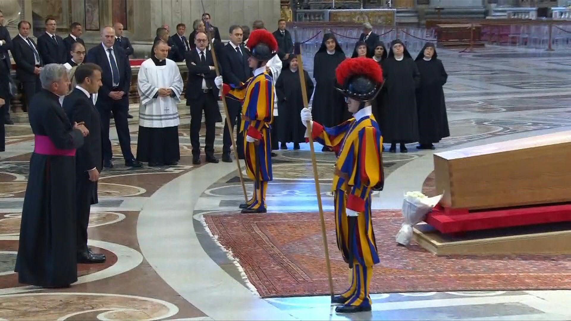 Video: French President Emmanuel Macron pays respects to Pope Francis