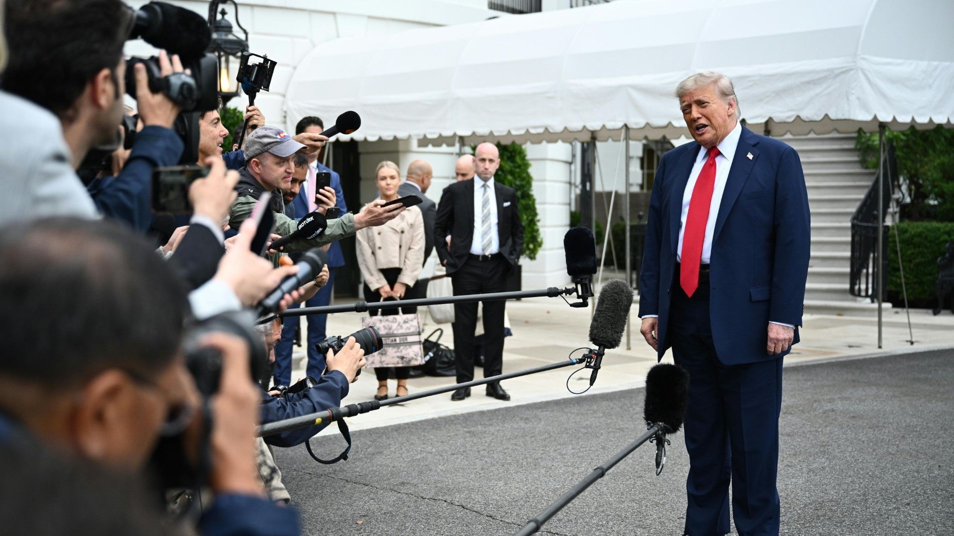 Trump über Israel-Iran: „Manchmal müssen sie es ausfechten“