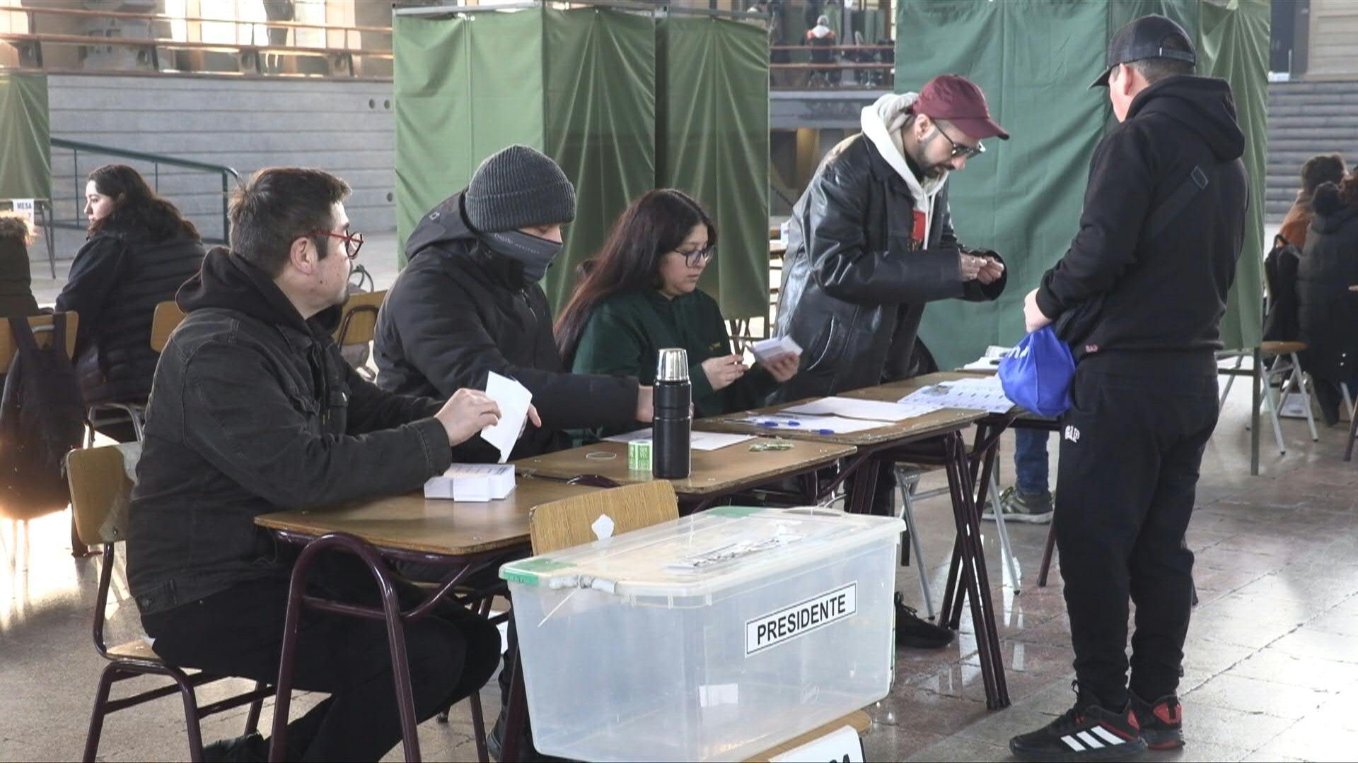 Chileans vote to choose the ruling coalition’s presidential candidate