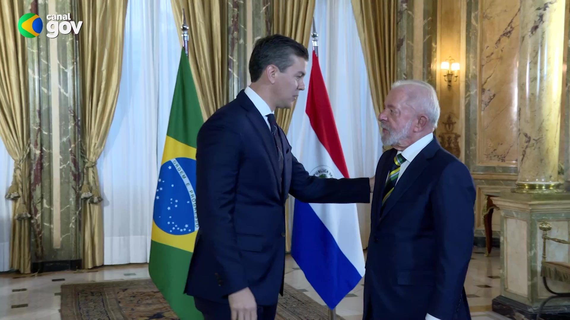 Brazil's Lula meets with Paraguaya's Pena on sidelines of Mercosur summit