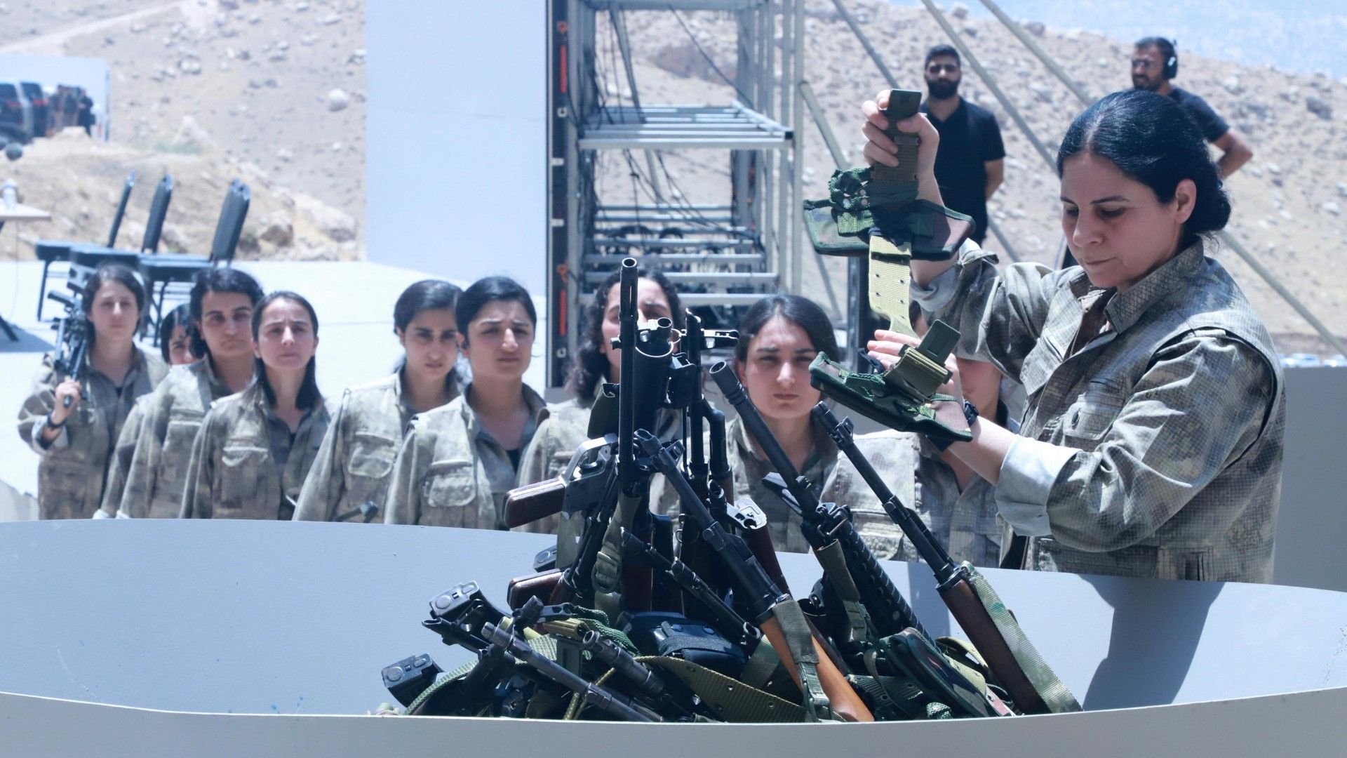 PKK beginnt mit der Vernichtung ihrer Waffen