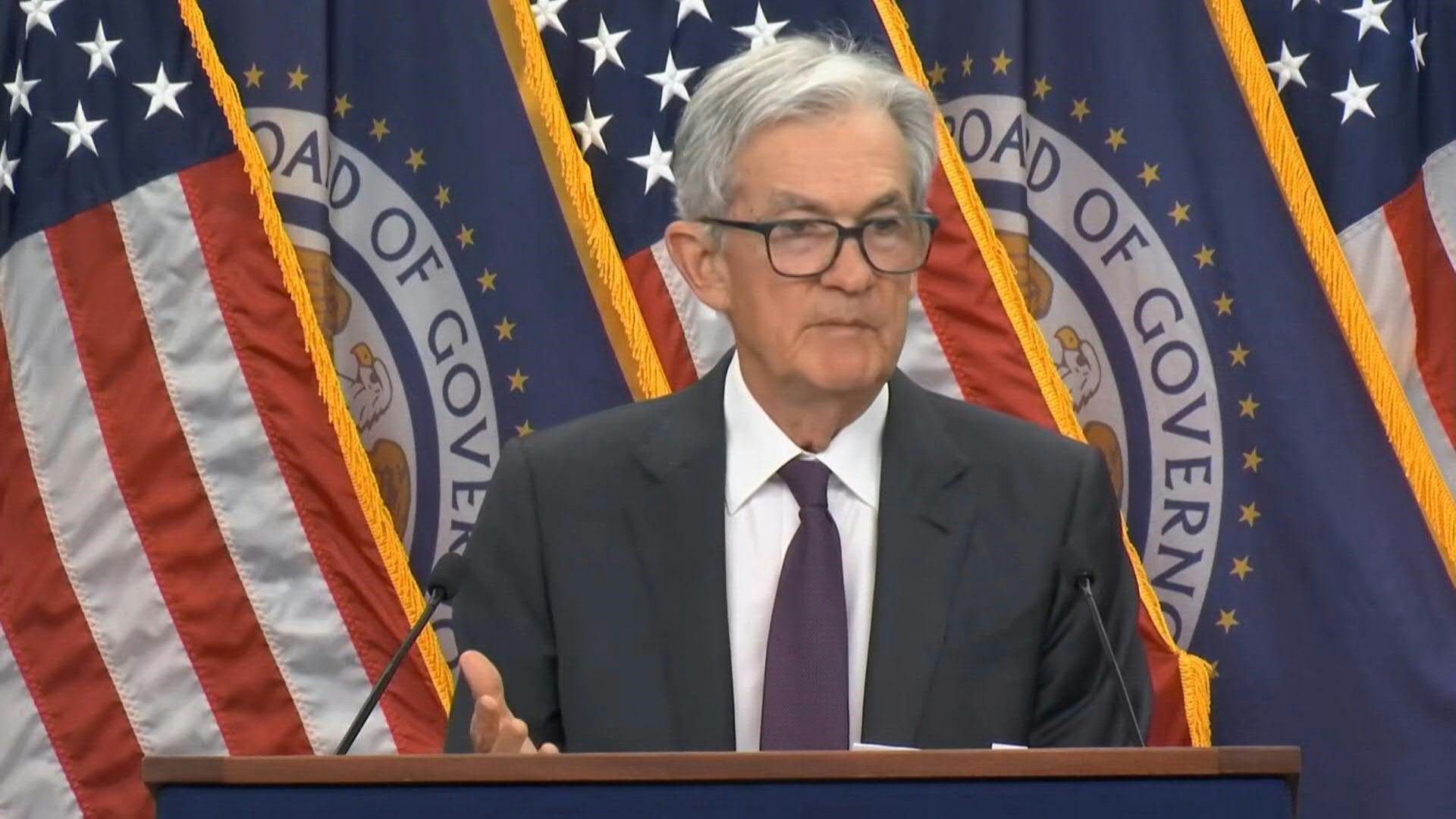Two Fed governors make rare dissent against keeping US rates steady
