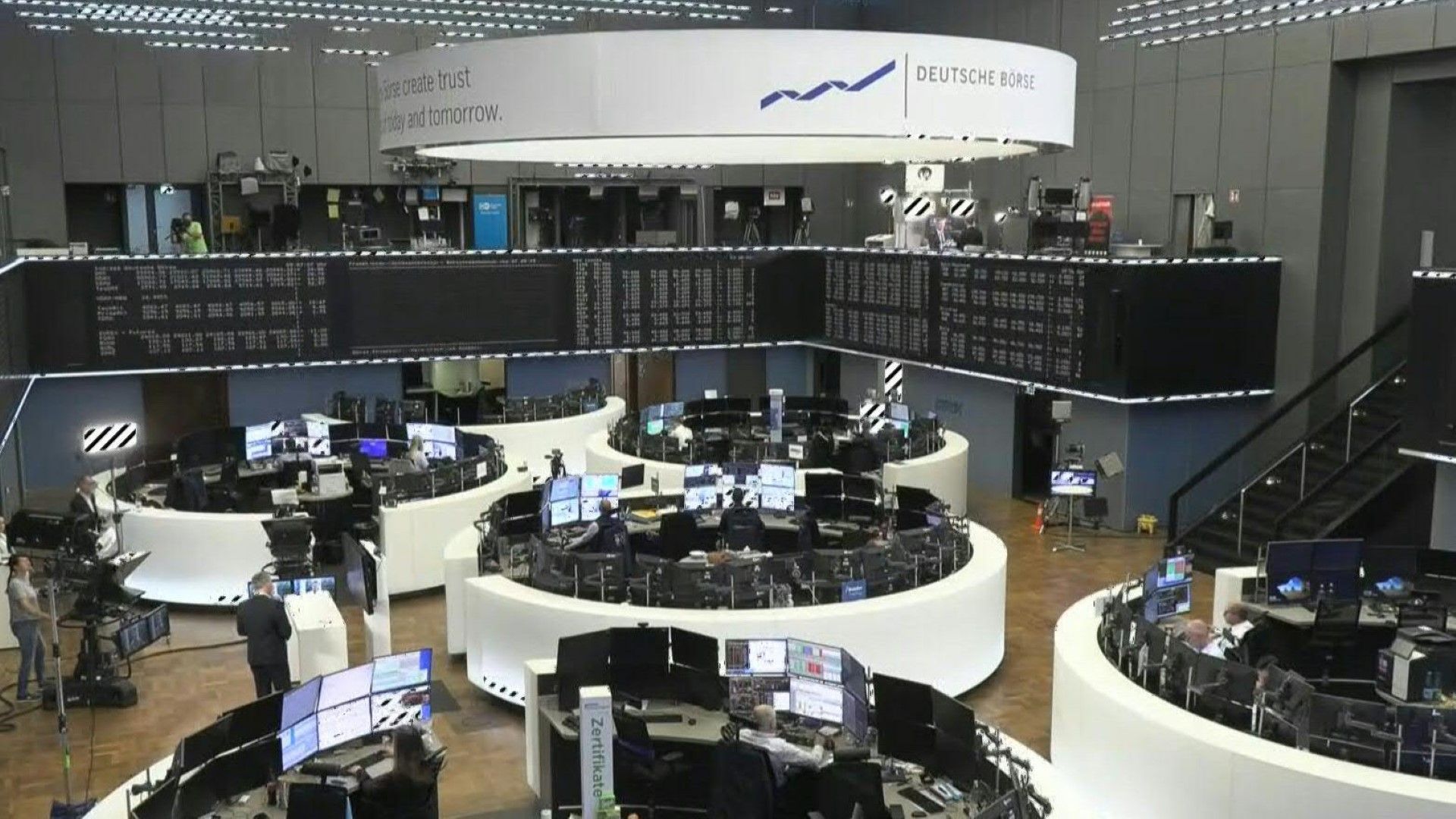 Trotz US-Zöllen: Dax öffnet im Plus