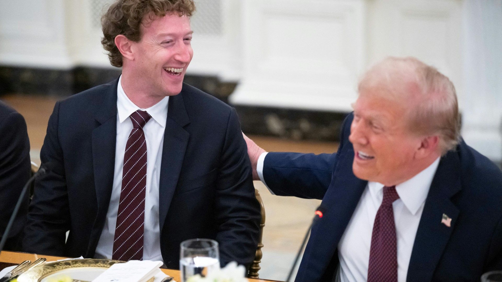 US-Tech-Chefs loben Trump bei Bankett im Weißen Haus
