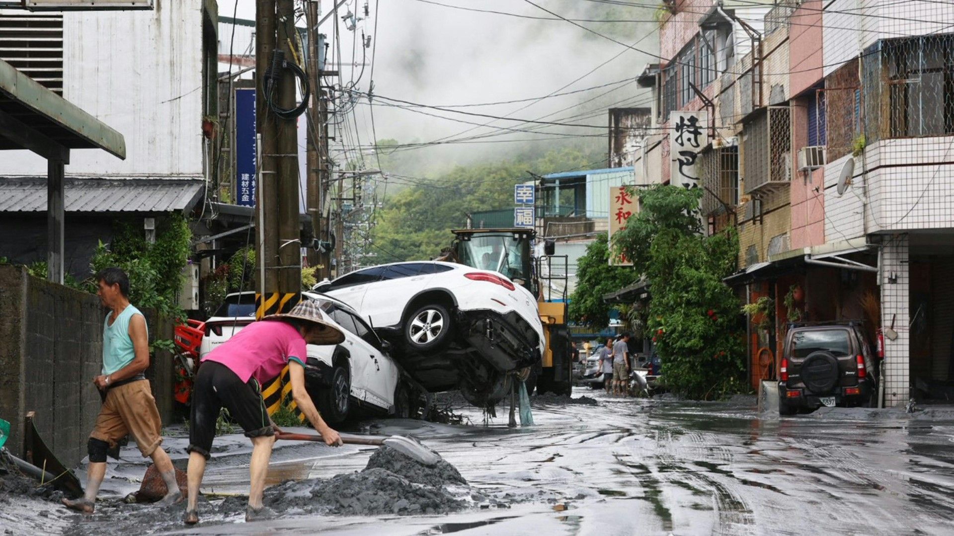 Taifun „Ragasa“: Tote in Taiwan – Höchte Sturmwarnung in China