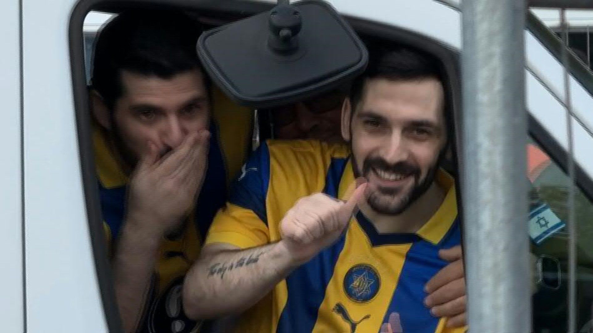 Video: Freed German-Israeli twin hostages Gali and Ziv Berman arrive at Tel Aviv hospital