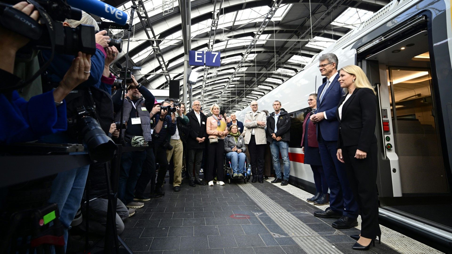 Bahn stellt neuen ICE-Typ vor