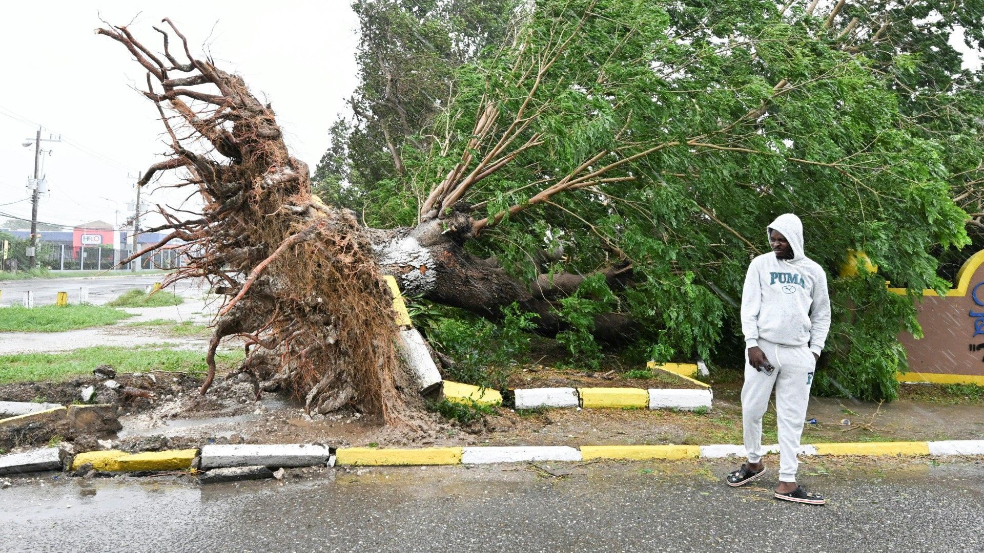 Jahrhundert-Hurrikan „Melissa“ fegt über Jamaica