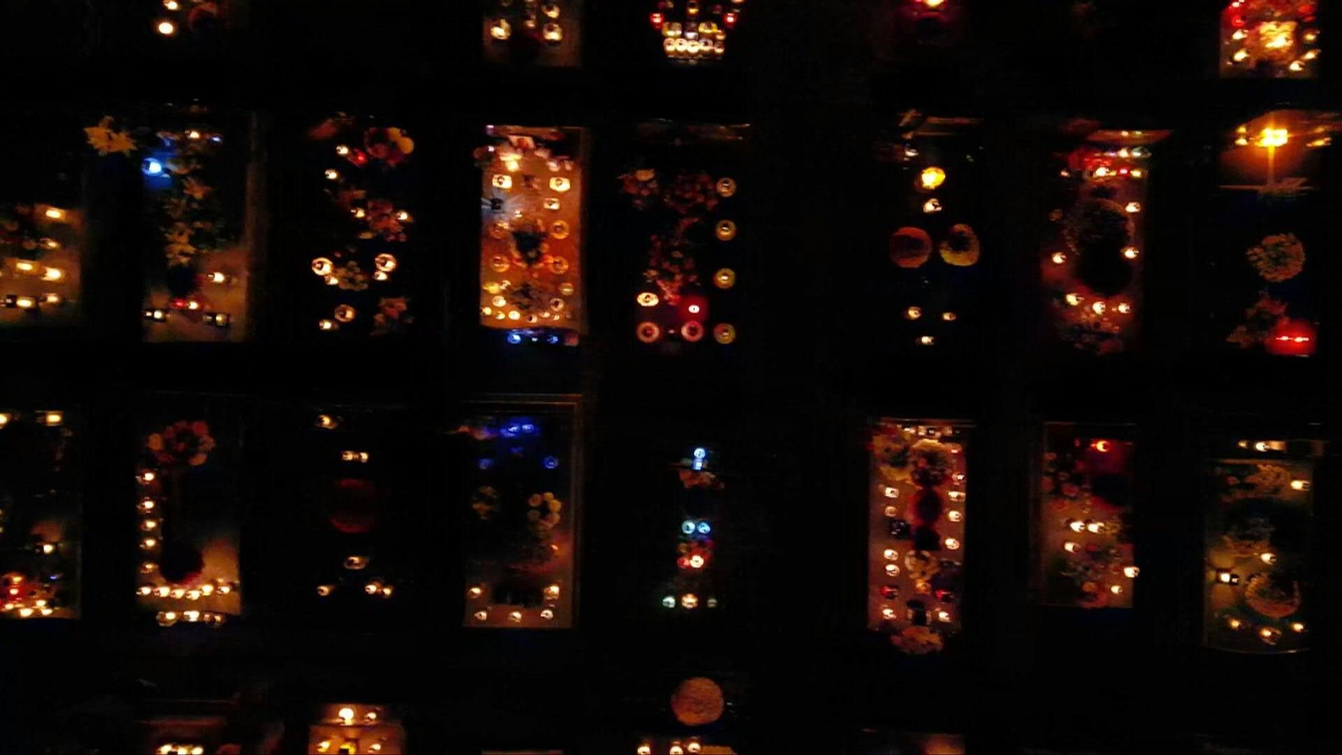 Poland: a cemetery lit up by thousands of candles for All Saints' Day