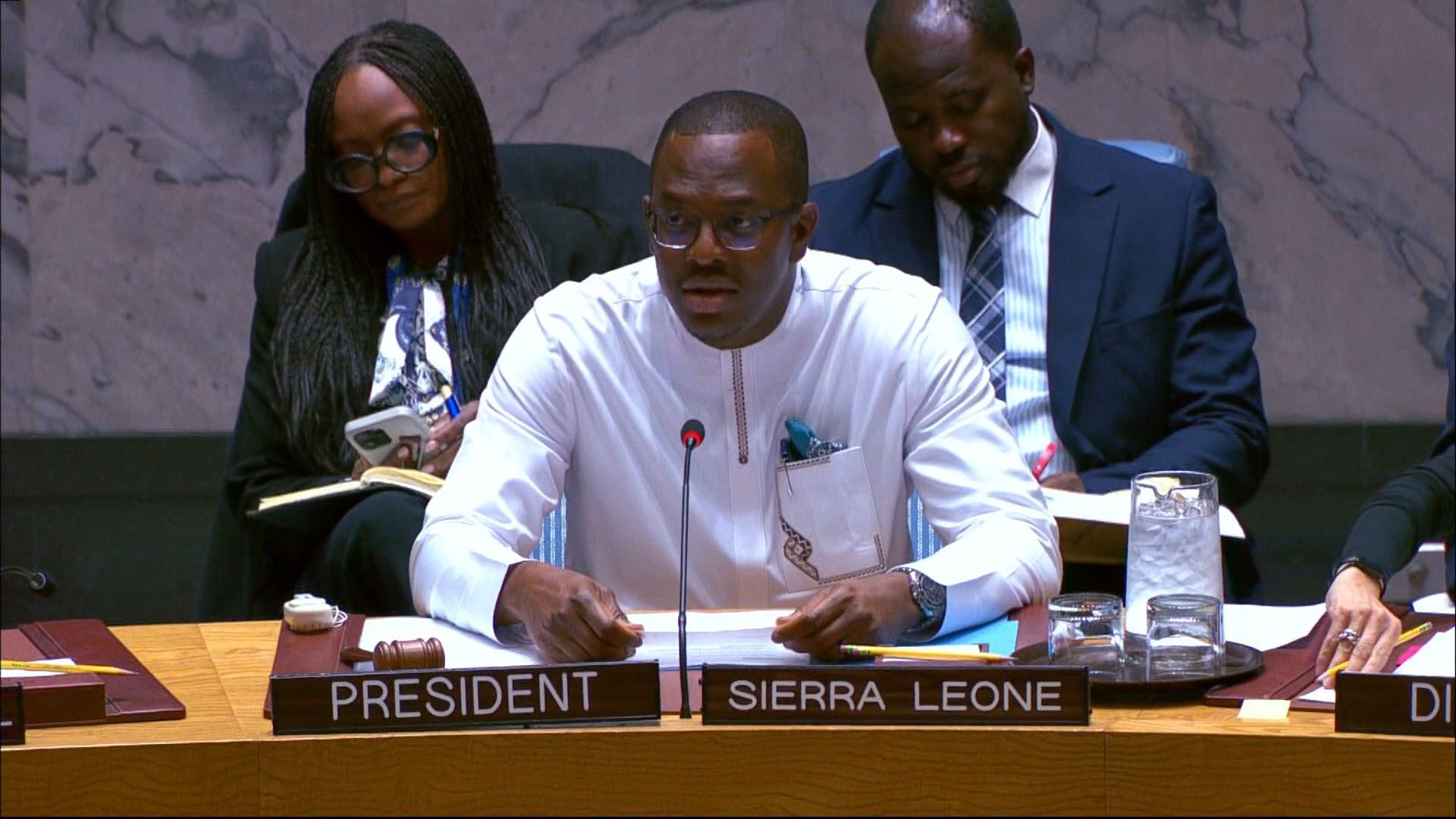 UN Security Council votes to lift sanctions on Syrian president