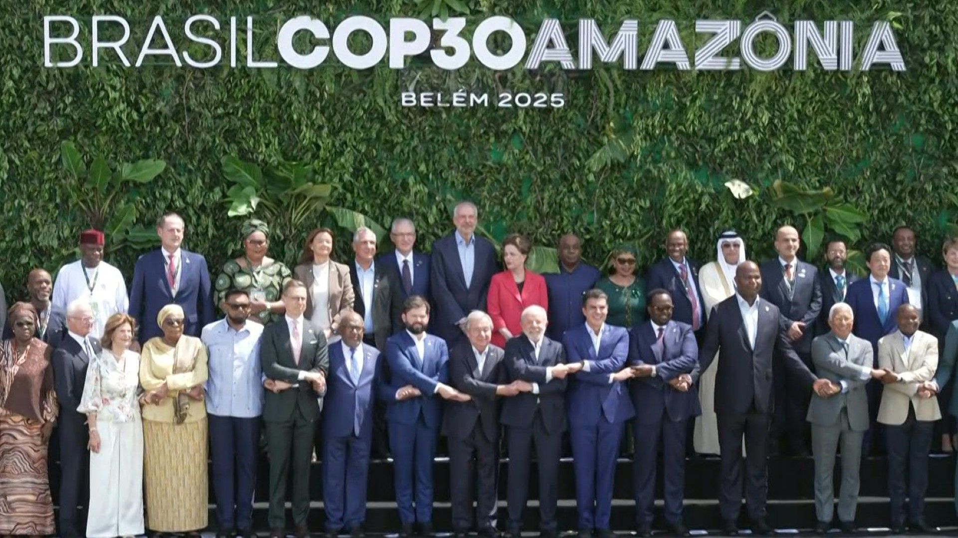Family photo at COP30 leaders' summit