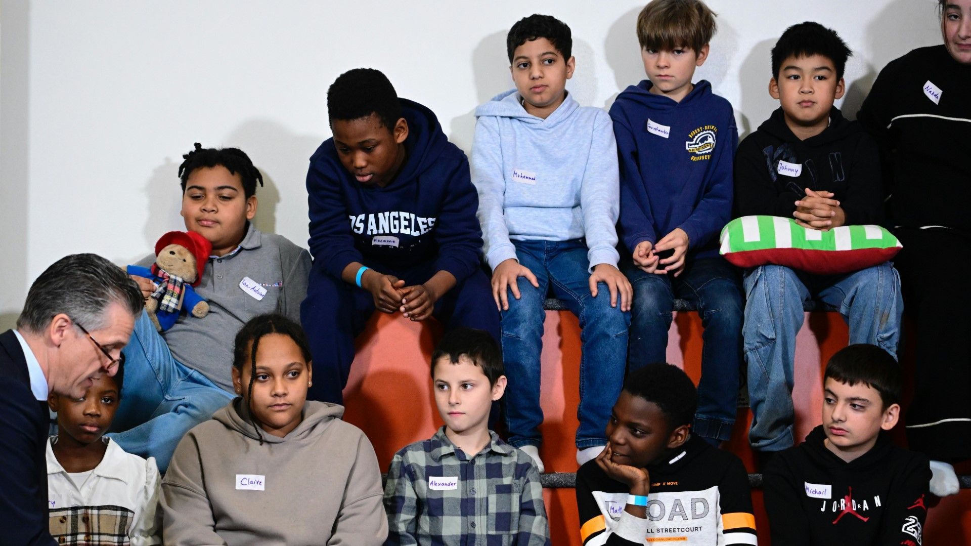 Vorlesetag: Kanzleramtschef Thorsten Frei als Märchenonkel