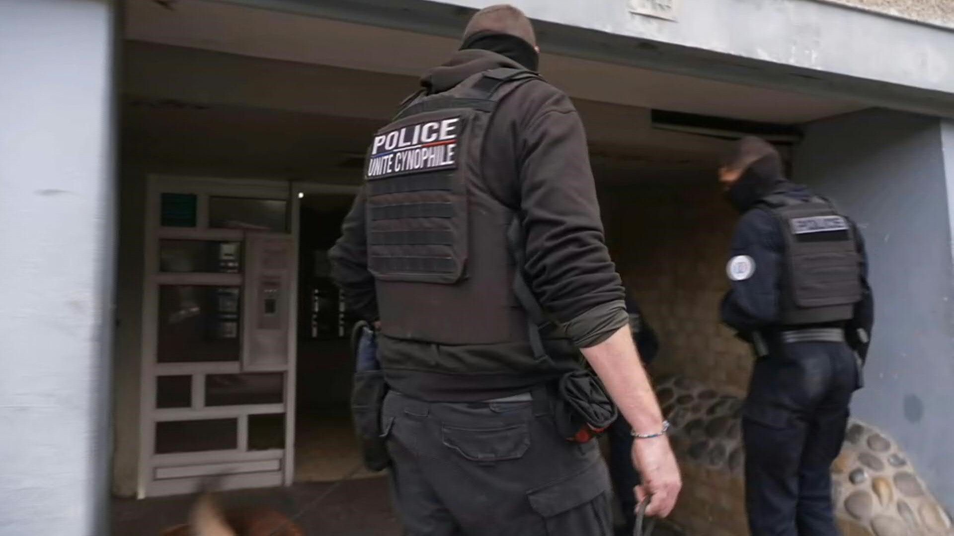 Video: Drug trafficking: French police raid Marseille housing estate