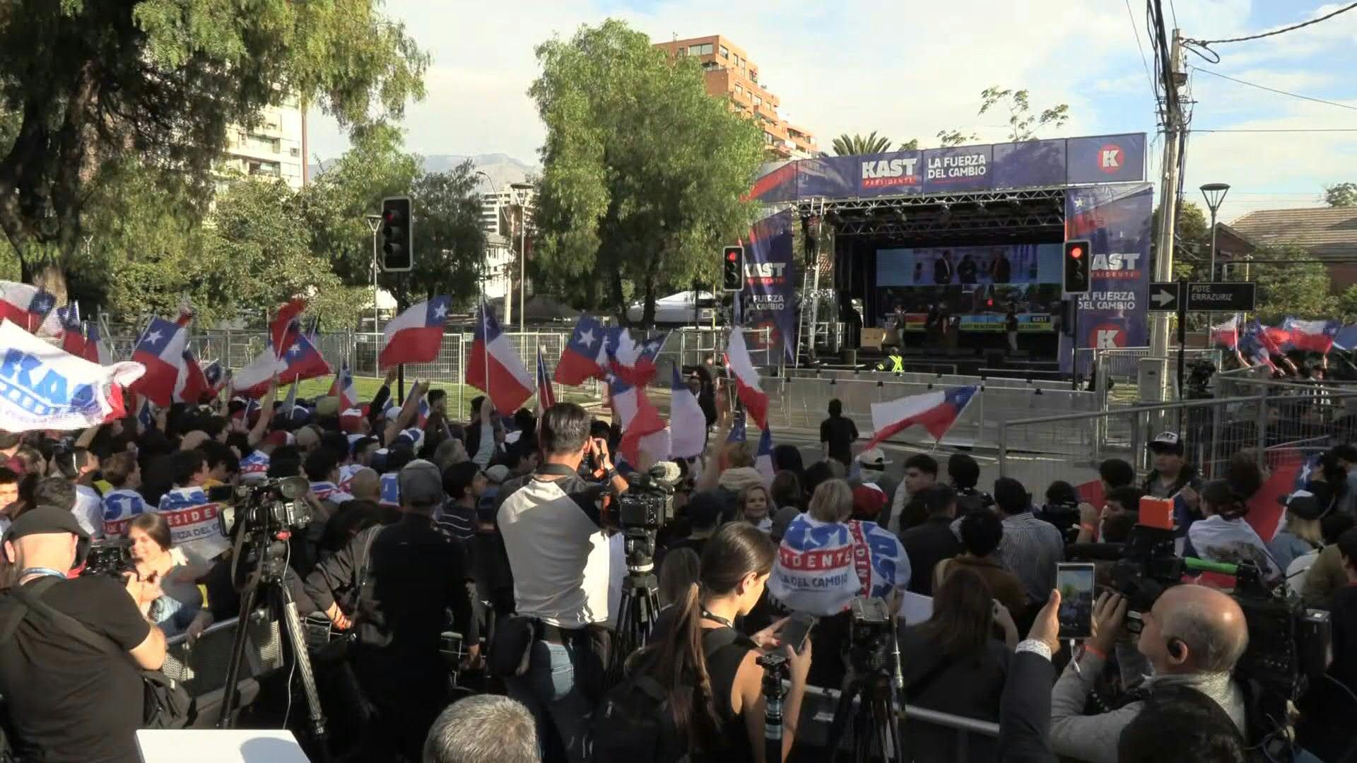 Video: Supporters of presidential candidate Jose Antonio Kast cheer after hearing first results