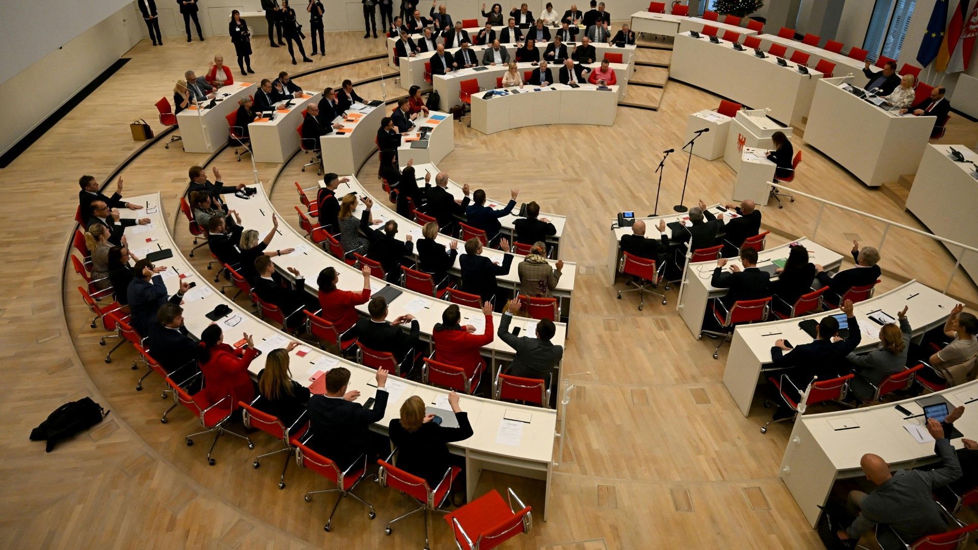 Video: SPD und CDU in Brandenburg wollen "zügig" über Koalition verhandeln