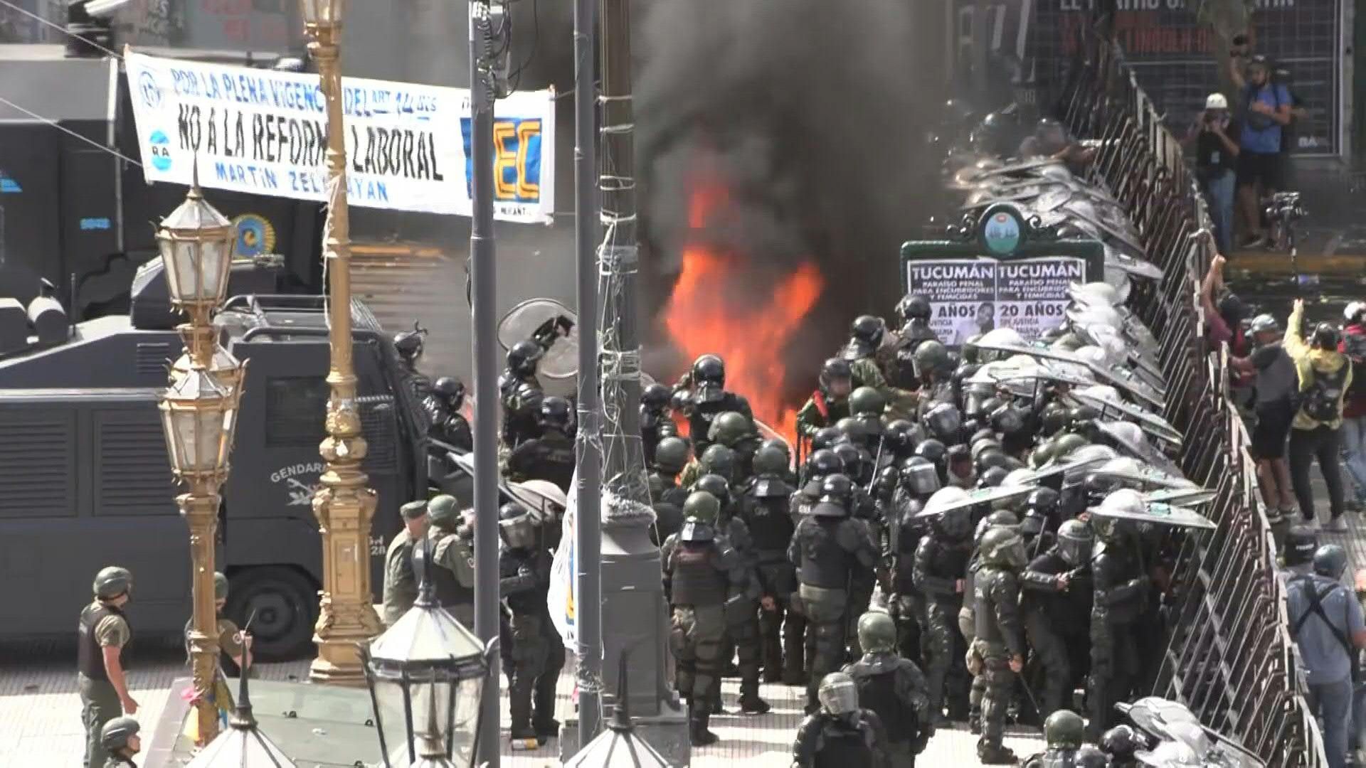 Video: Violent clashes between protesters and police in Argentina over labor reform