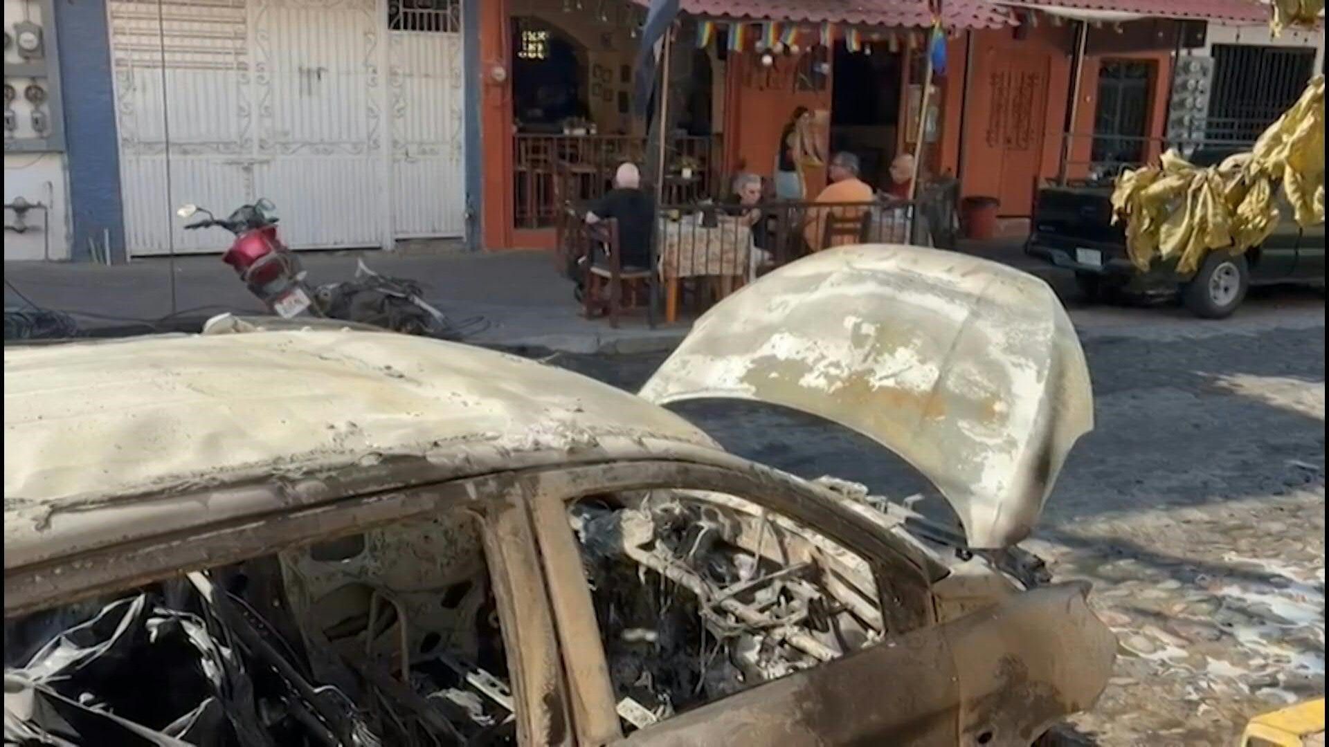 Video: Burned vehicles in Puerto Vallarta's old town tourist area after wave of violence