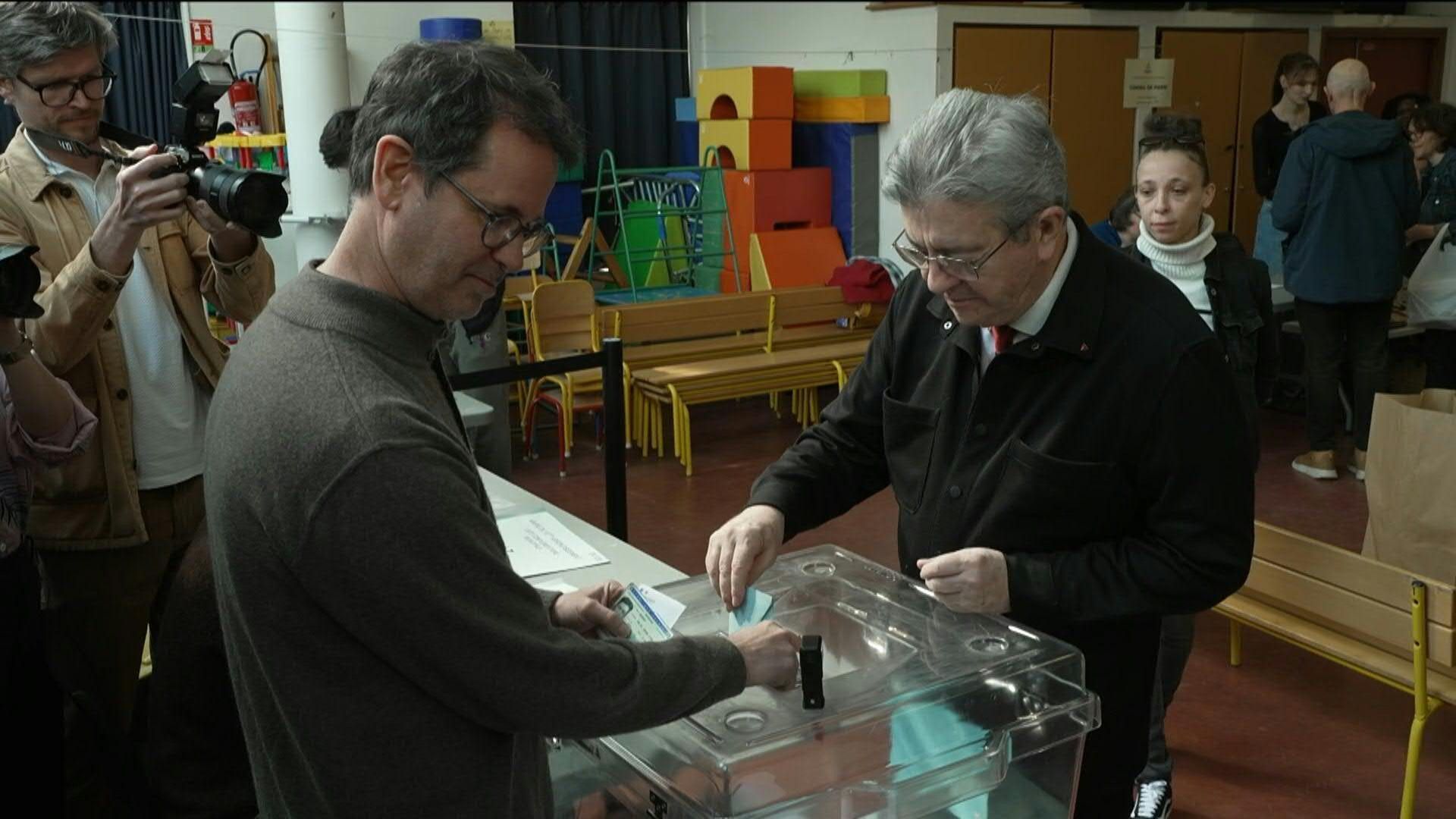 Video: Municipal elections: La France Insoumise leader Mélenchon votes in Paris