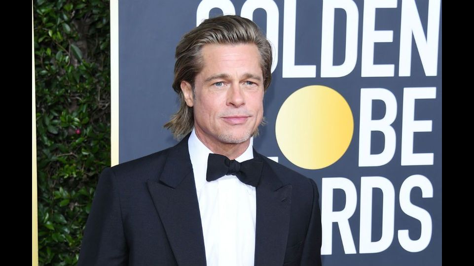 Brad Pitt verteilt Lebensmittel an Familien in Los Angeles