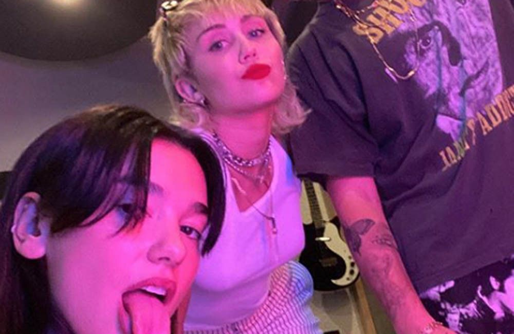 Miley Cyrus non ha sentito che la sua collaborazione con Dua Lipa, Prisoner, fosse adatta al suo album Plastic Hearts