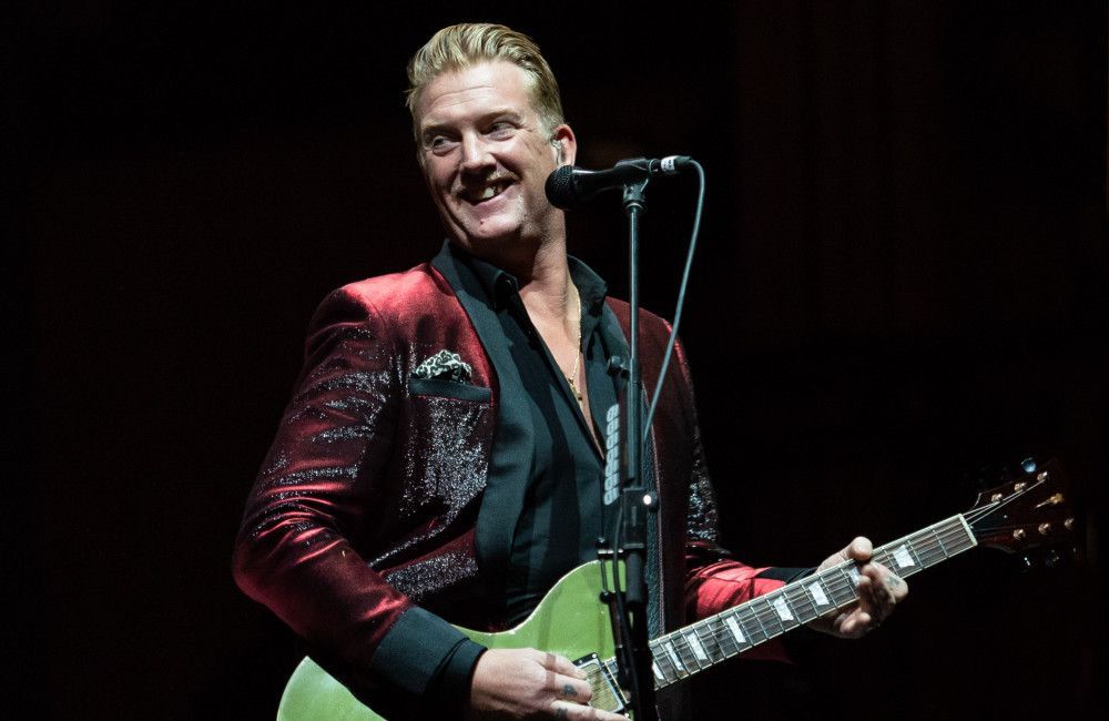 Sieben Monate ans Bett gefesselt: Josh Homme teve graves problemas de saúde