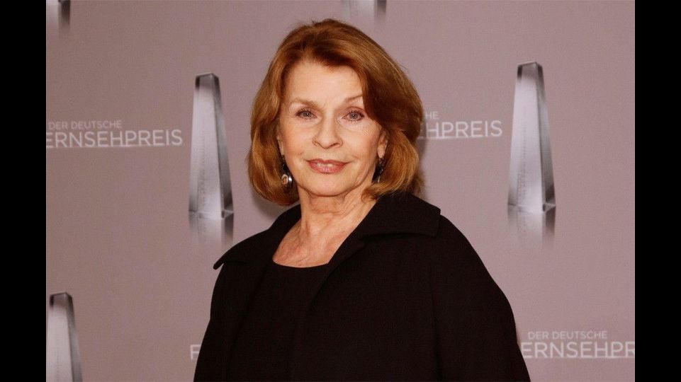 Senta Berger: Nach Sturz operiert