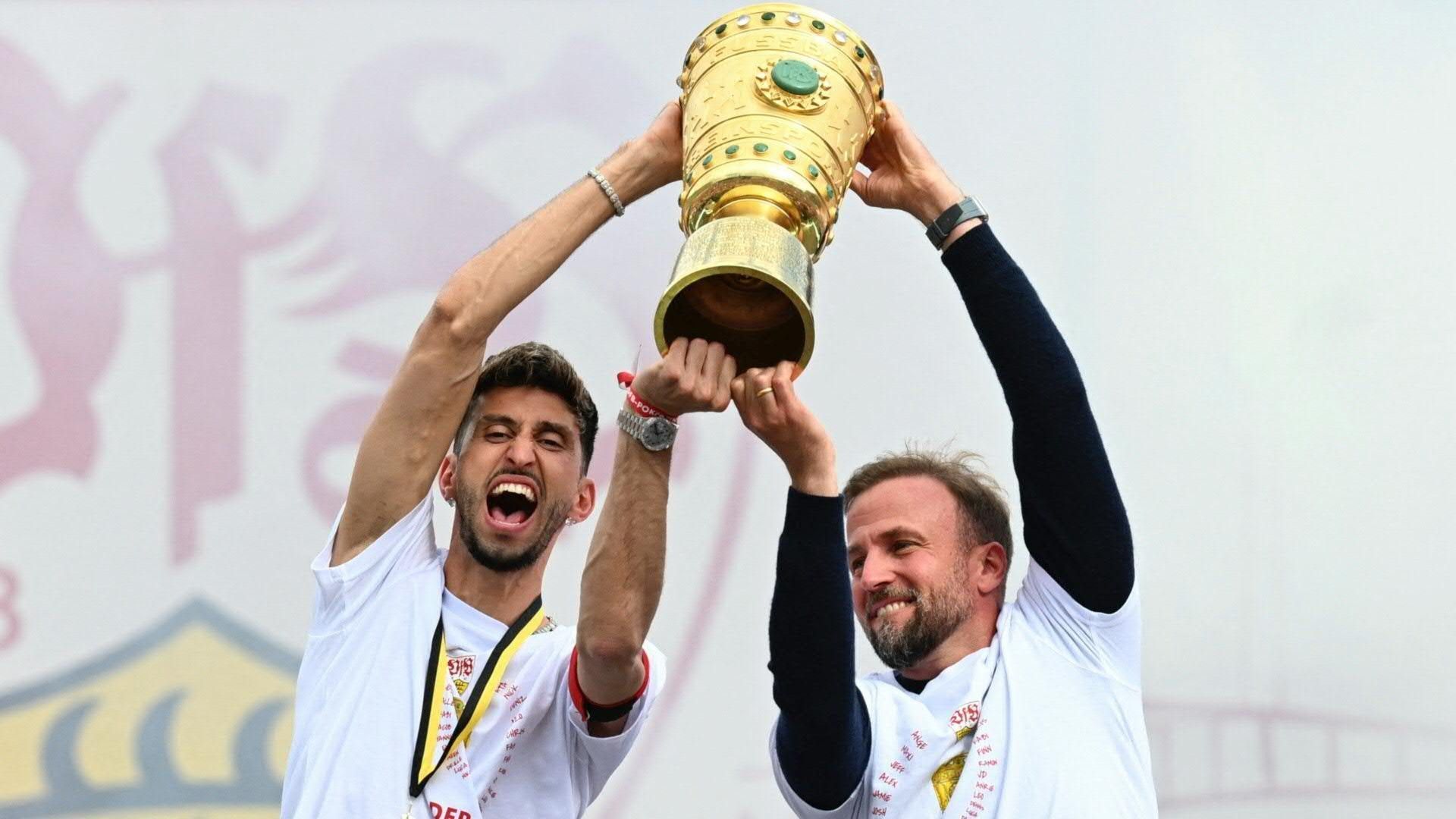 Vor 35.000 Fans: Pokalsieger Stuttgart lässt sich feiern