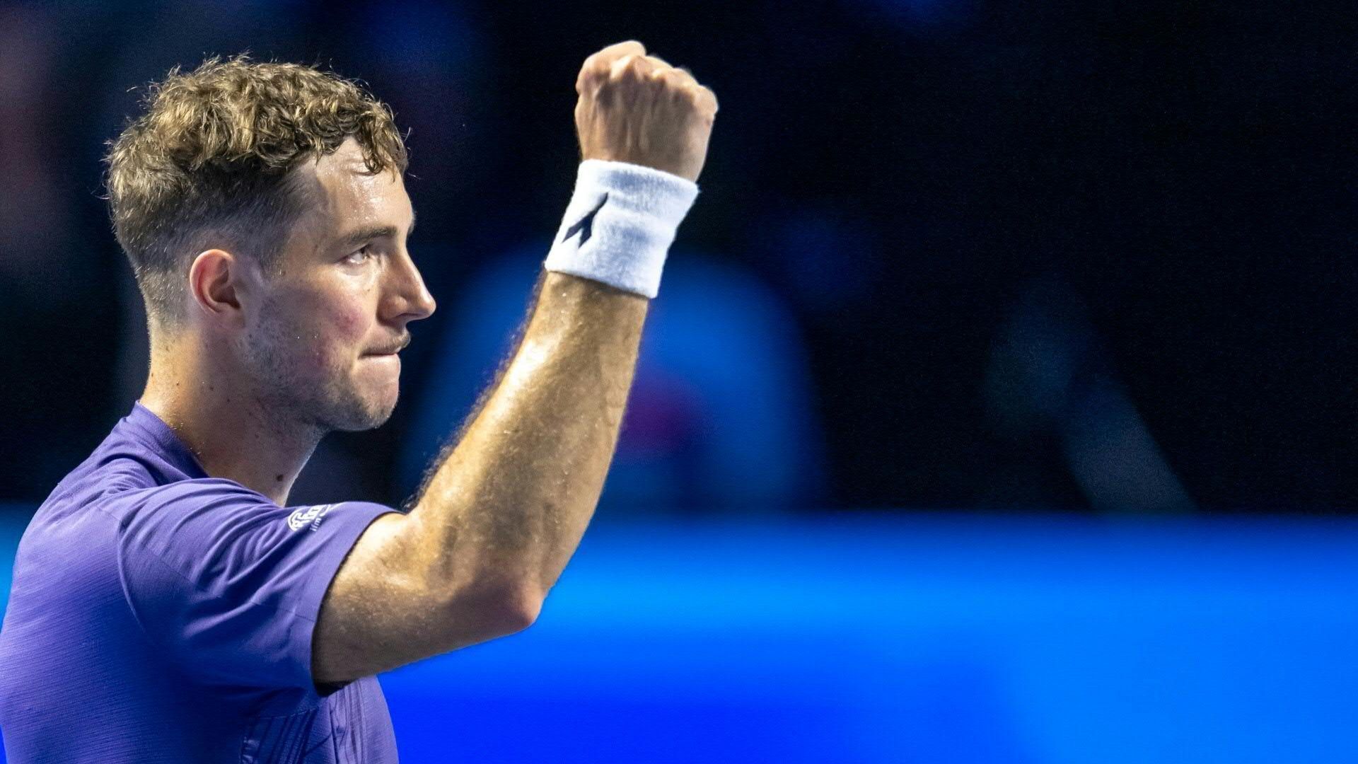 Überraschungscoup: Struff schlägt Djokovic in Basel