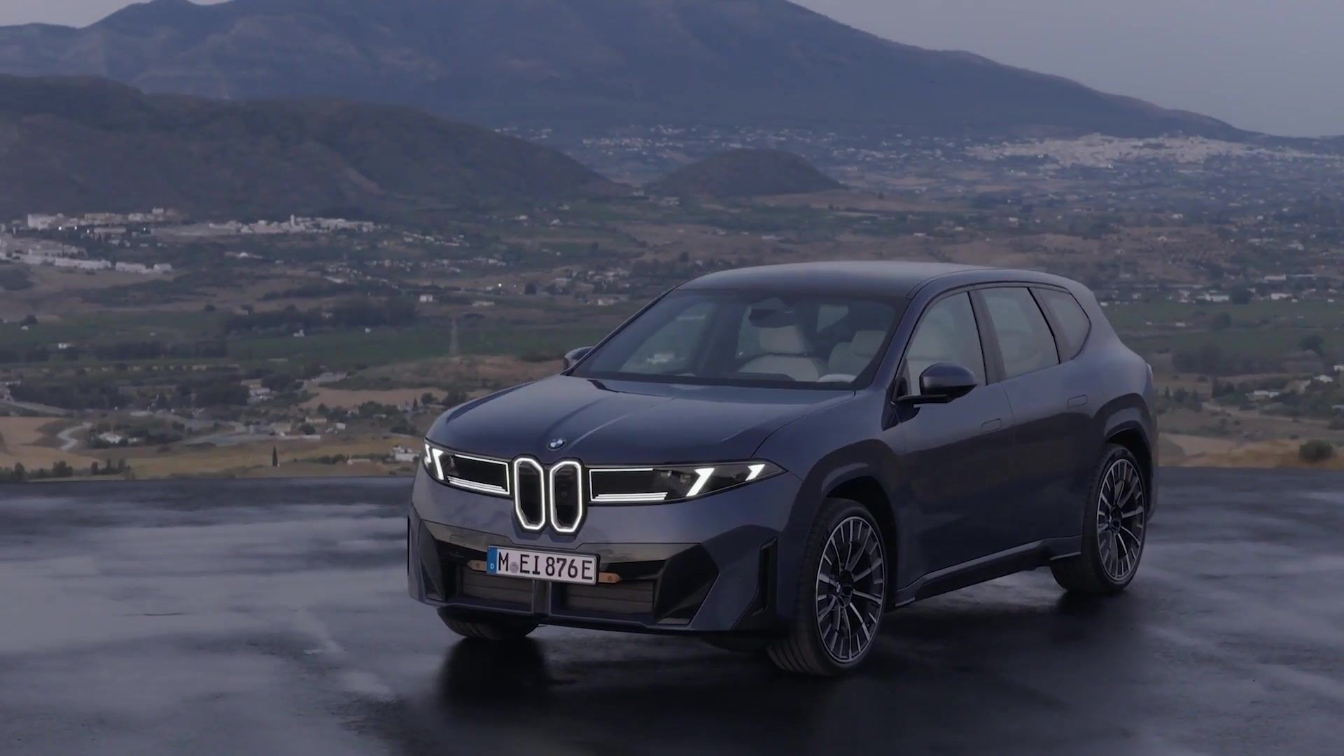 The new BMW iX3 Highlights