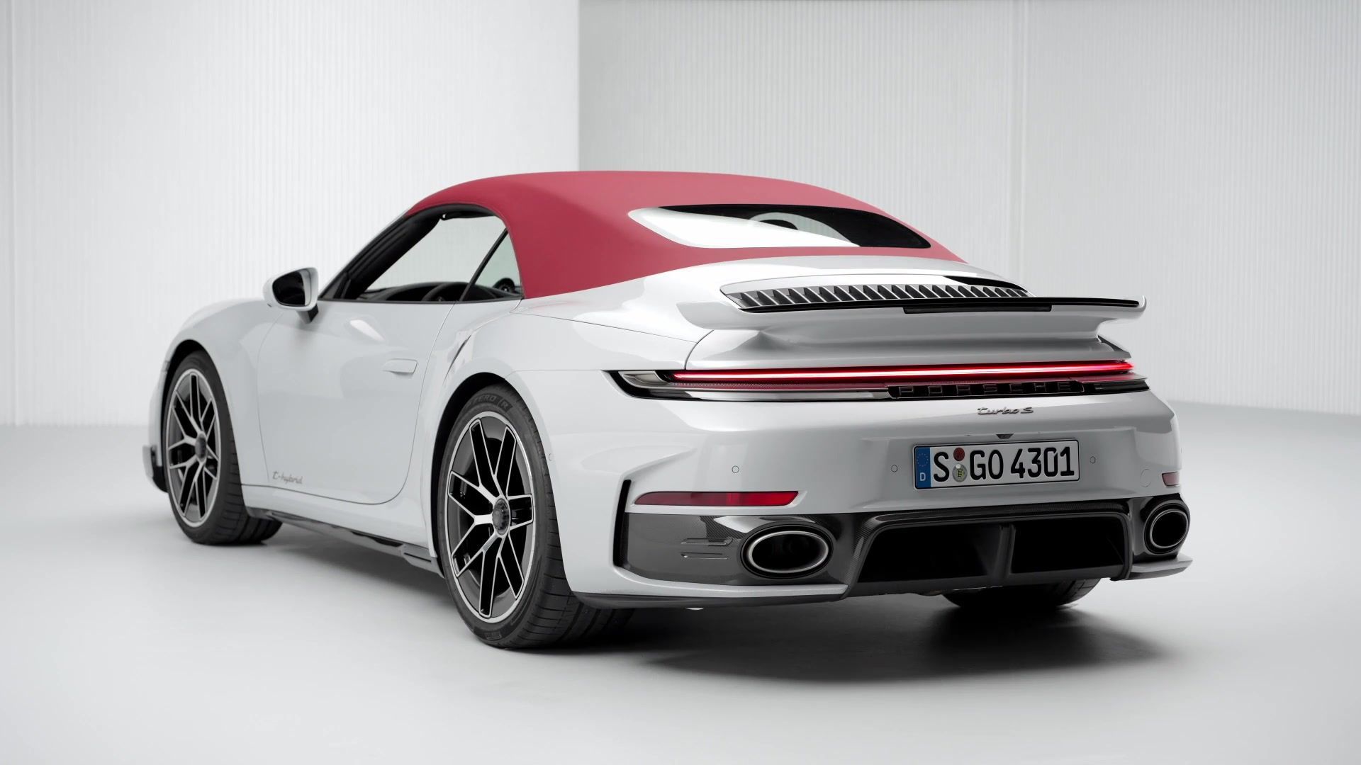 The Porsche 911 Turbo S - Intelligent Active Aerodynamics
