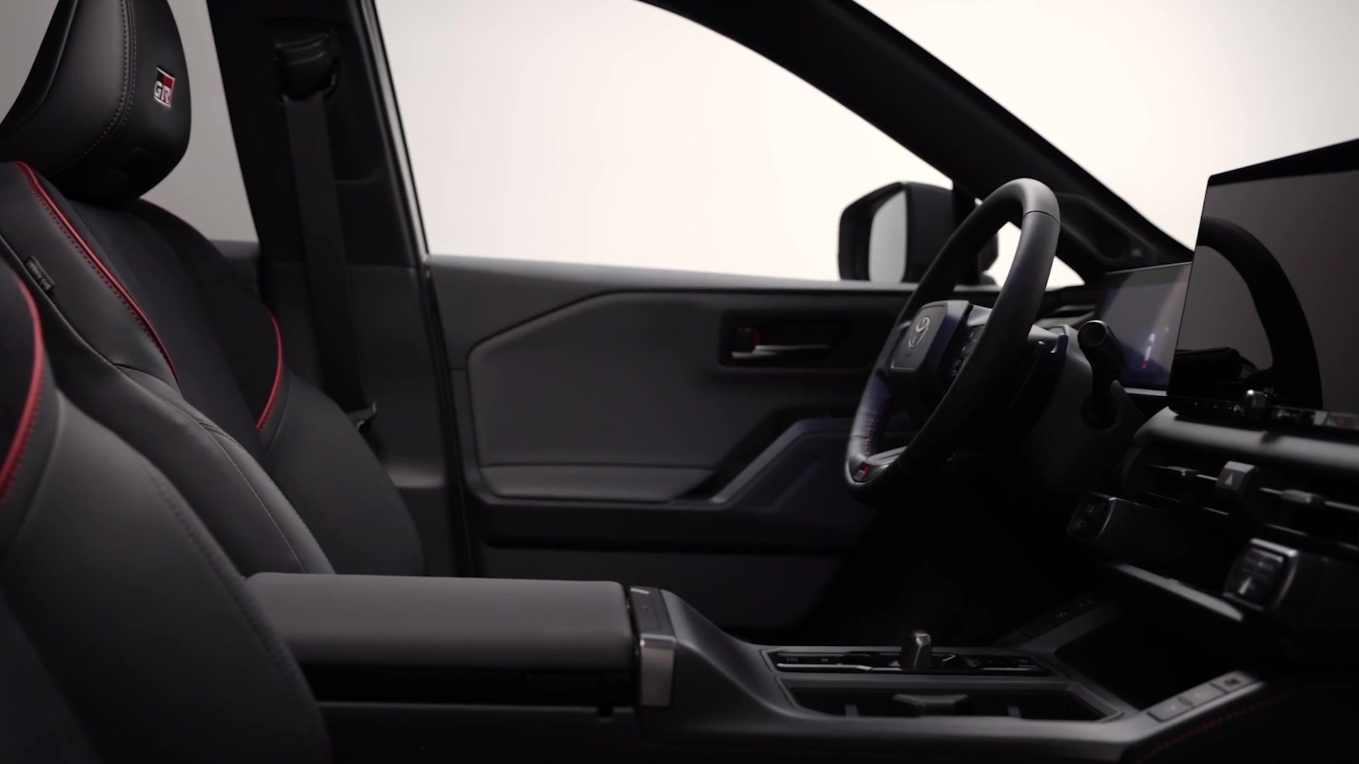 The new Toyota RAV4 GR SPORT - A completely new digital experience