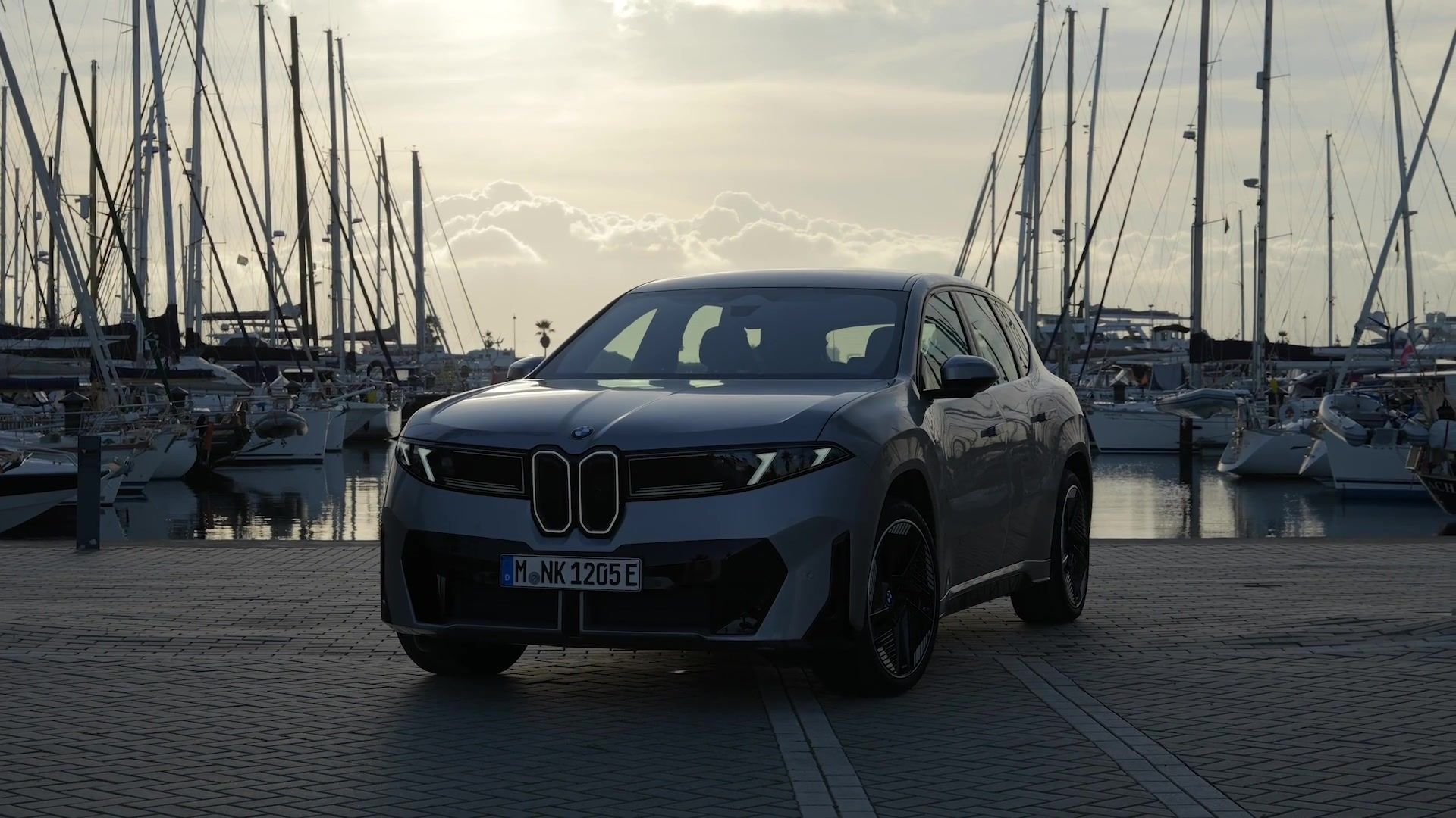The new BMW iX3 50 xDrive. Spacesilver Metallic. My BMW App - Vehicle Settings